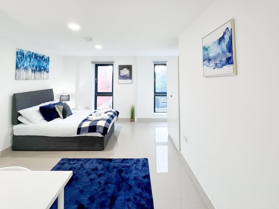 3 Bedroom Apt By Threethreethreesproperty Short Lets & Serviced Accommodation Leeds With Wi-Fi & Parking Exterior photo