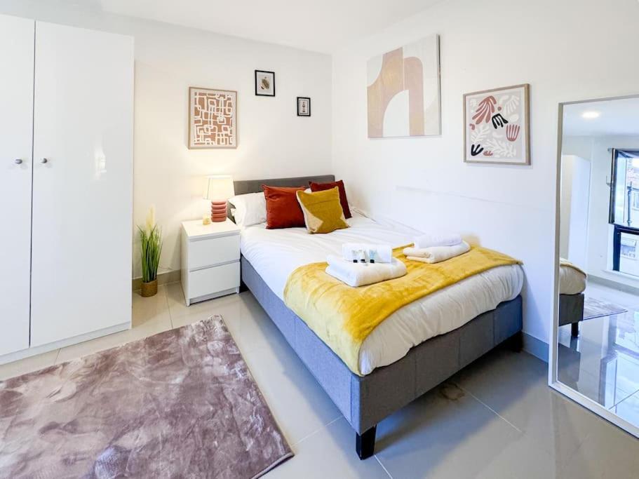 3 Bedroom Apt By Threethreethreesproperty Short Lets & Serviced Accommodation Leeds With Wi-Fi & Parking Exterior photo